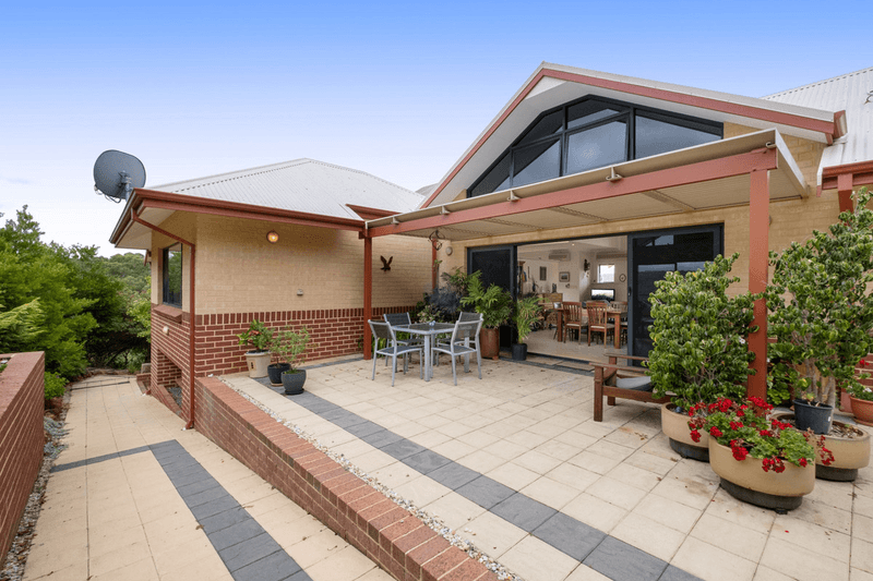 11 Maclean Street, Roleystone, WA 6111