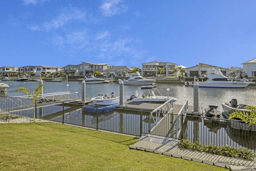 24 Paradise Parade, JACOBS WELL, QLD 4208