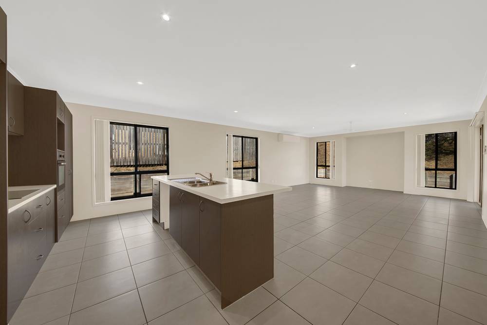 30 Liriope Drive, KIRKWOOD, QLD 4680