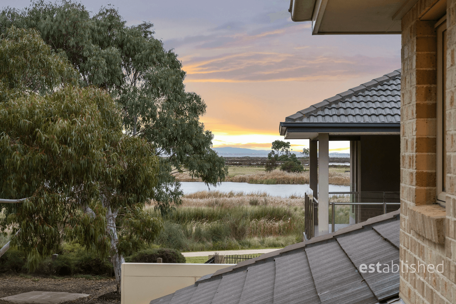 38 Bayside Drive, SANCTUARY LAKES, VIC 3030