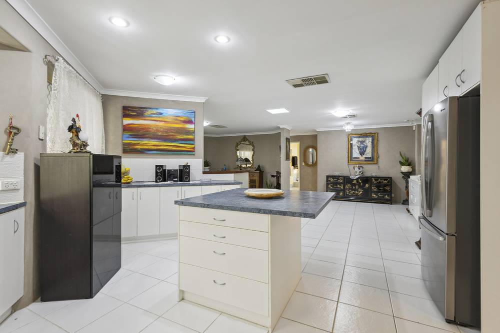 14 Taylor Close, Leda, WA 6170