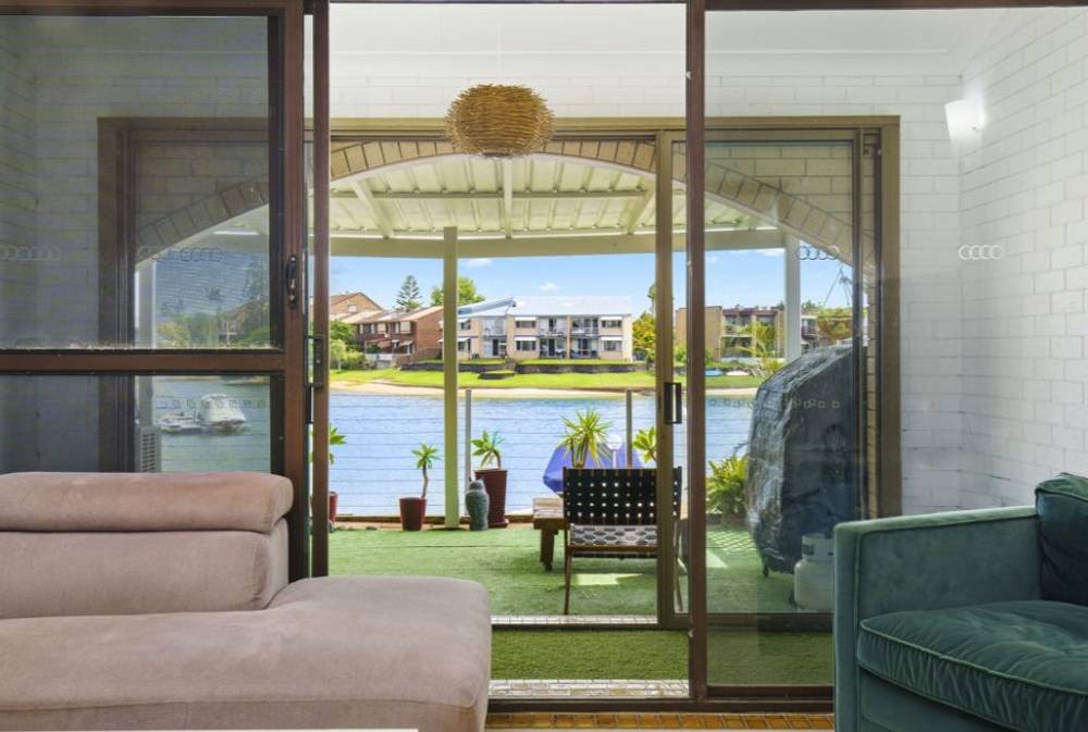 3/2 Bacardi Court, MERMAID WATERS, QLD 4218