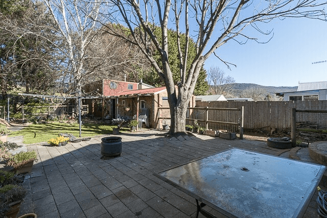 24 Kurrajong St, Captains Flat, NSW 2623