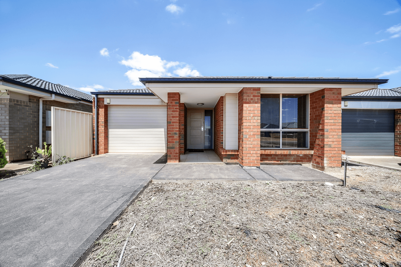 323 Fradd Road, MUNNO PARA WEST, SA 5115