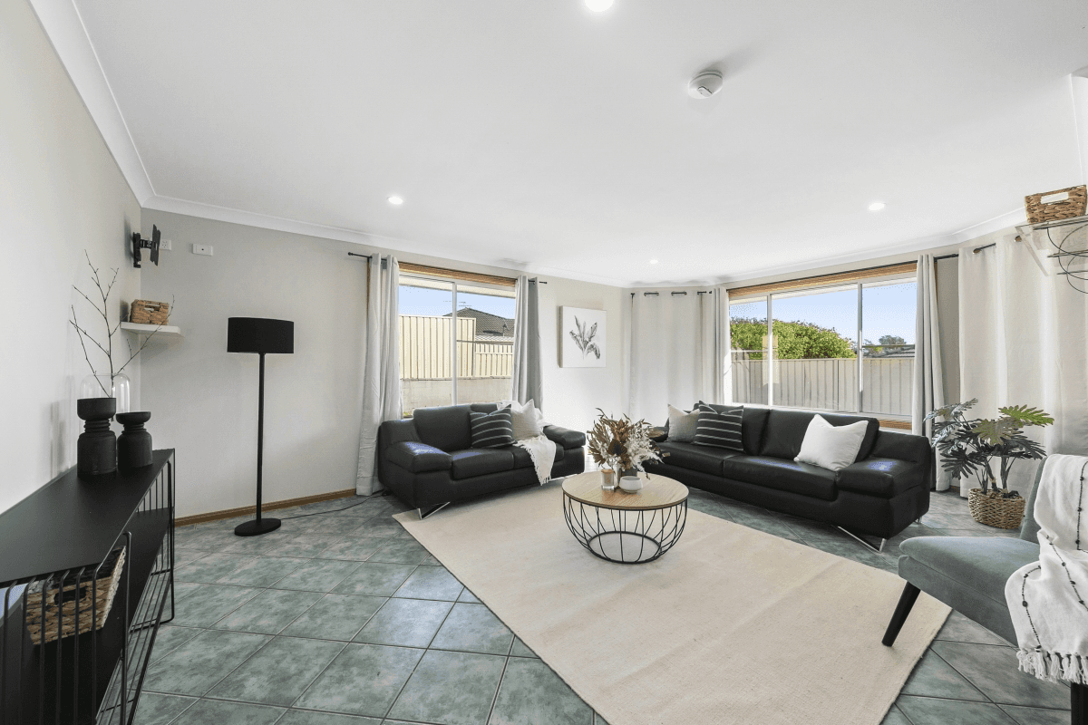 6 Peppertree Circuit, Aberglasslyn, NSW 2320