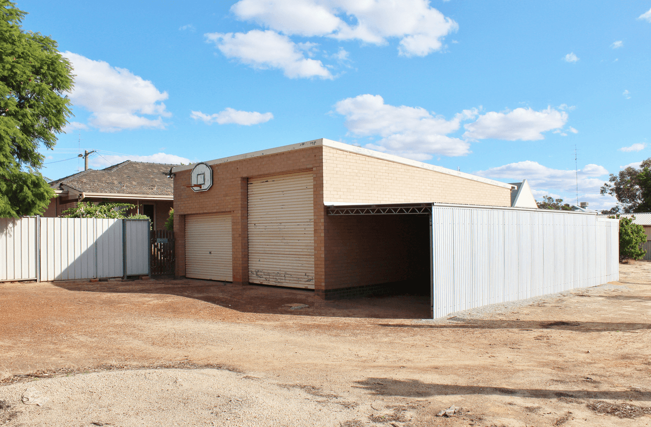 44 & 46  Goldfields Rd, DOWERIN, WA 6461