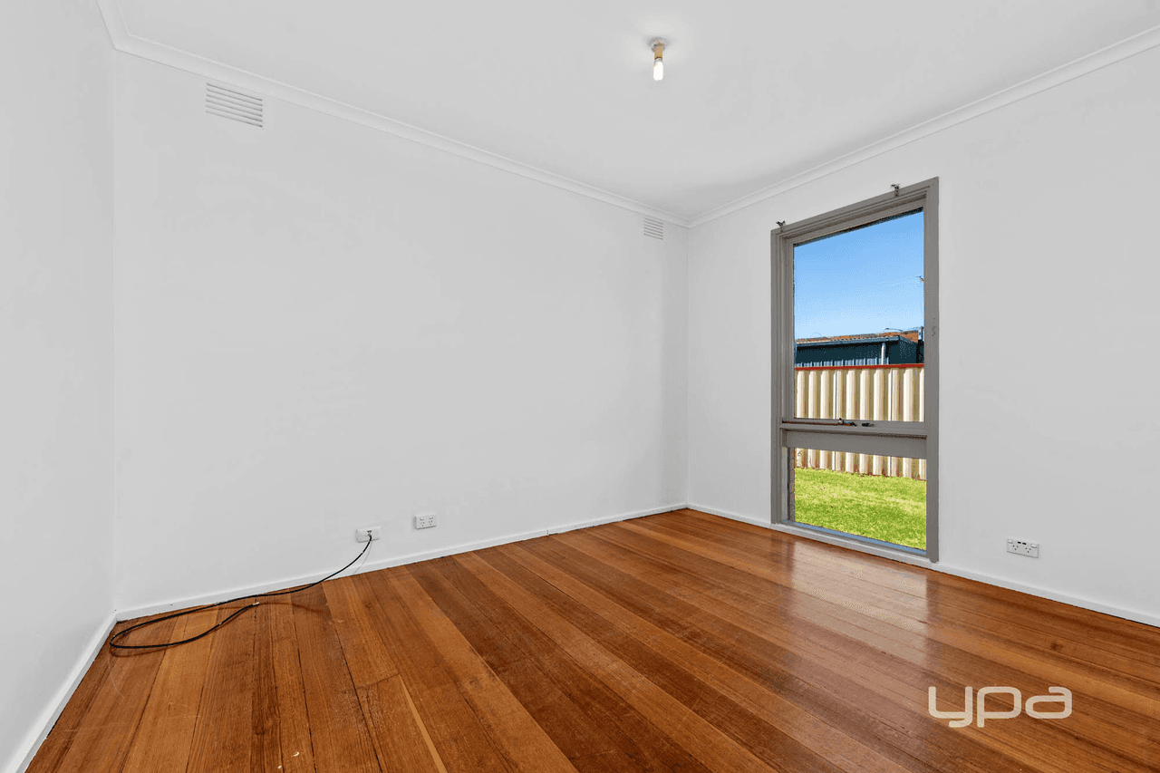 4 Lisbon Court, KINGS PARK, VIC 3021