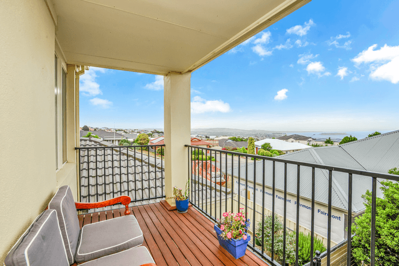 15 MAYFLOWER Court, ENCOUNTER BAY, SA 5211