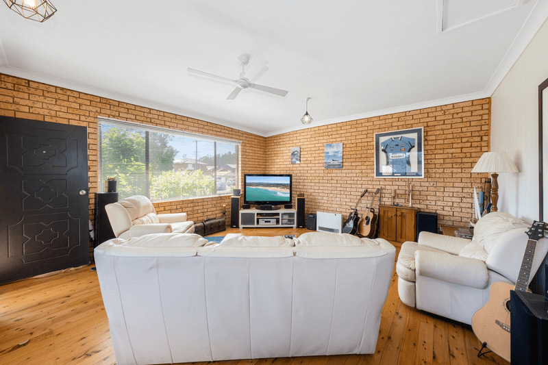 230 Lakedge Avenue, BERKELEY VALE, NSW 2261