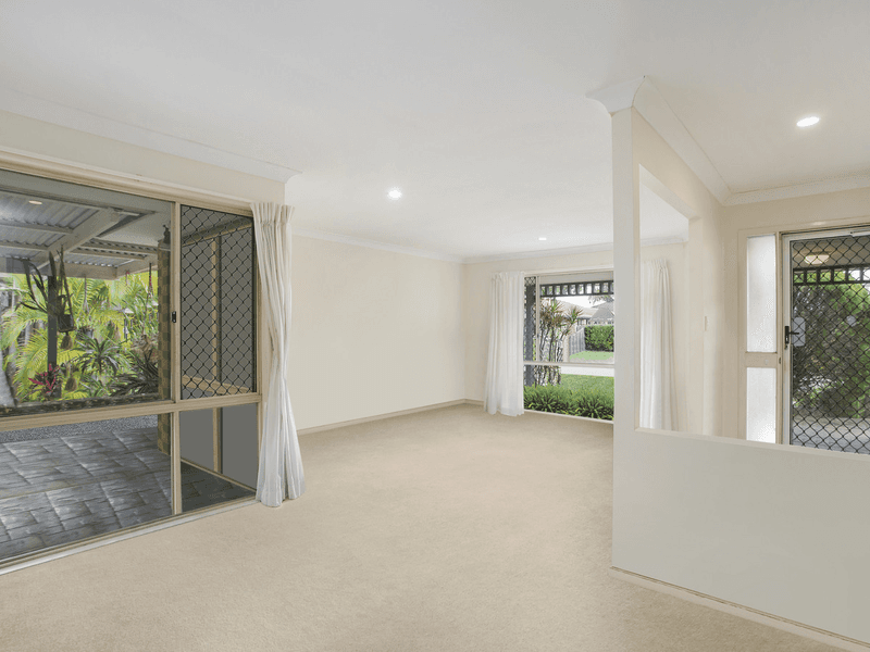 15 Thornbill Place, Burleigh Waters, QLD 4220