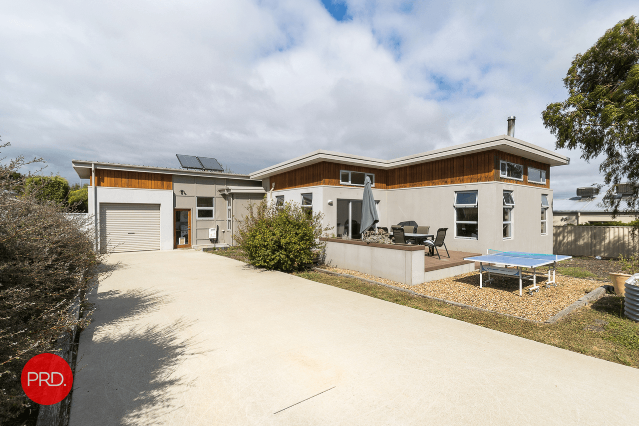 17 Hyland Drive, BUNGENDORE, NSW 2621