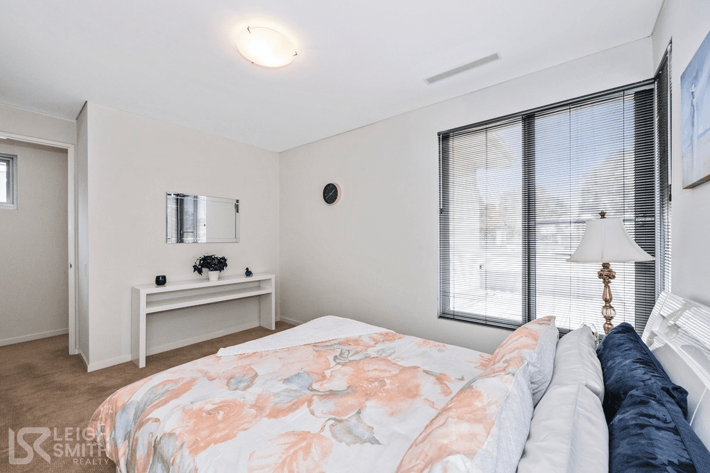 31 Whimbrel Crescent, Coodanup, WA 6210