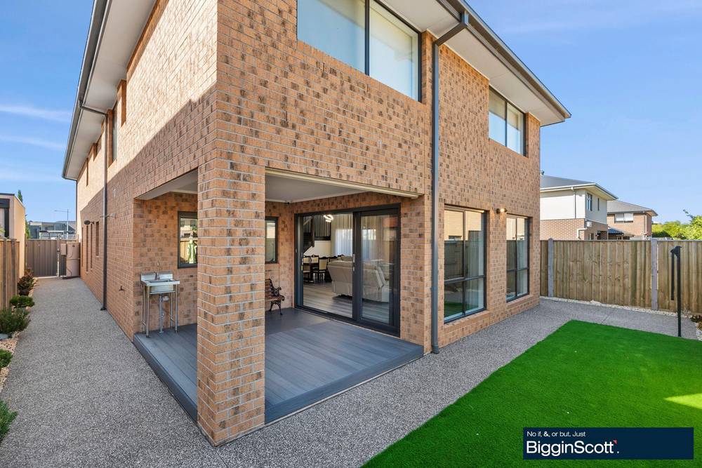 18 Dock Lane, WERRIBEE SOUTH, VIC 3030