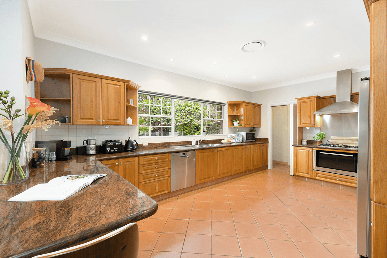 33B Eastern Arterial Road, ST IVES, NSW 2075