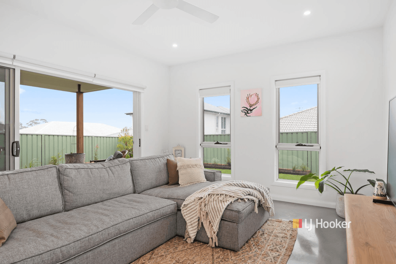 15 Carinya Crescent, NARRAWALLEE, NSW 2539