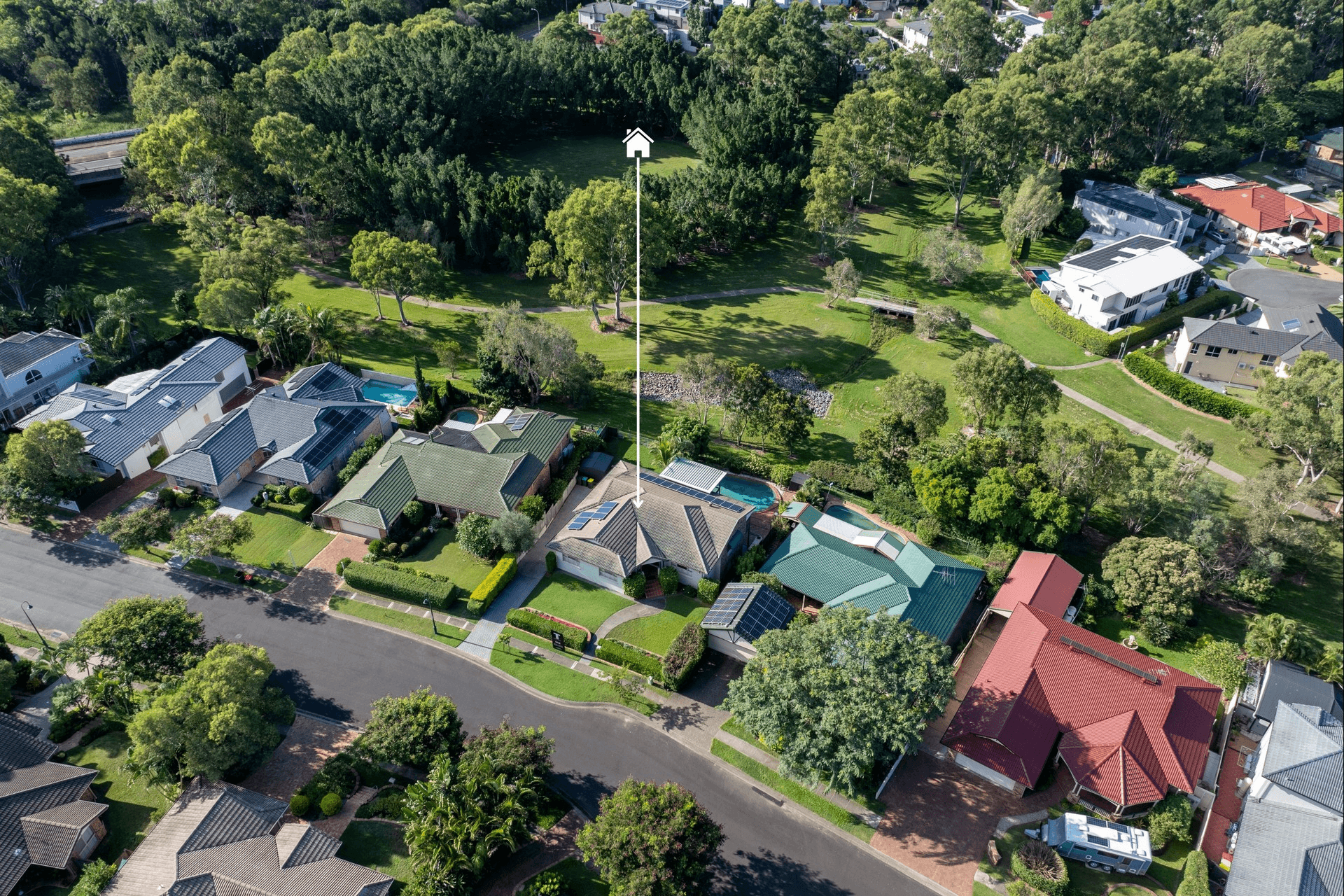 18 Amersham Crescent, Carindale, QLD 4152