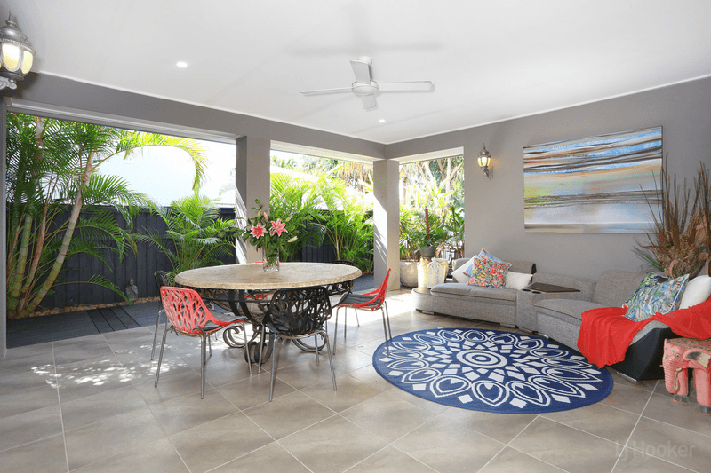 15 Leeside Place, HOPE ISLAND, QLD 4212