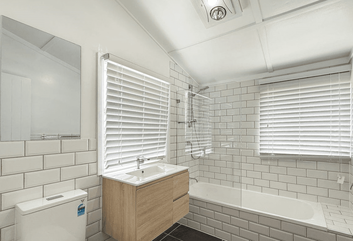 3 Leslie Street, RUSSELL ISLAND, QLD 4184