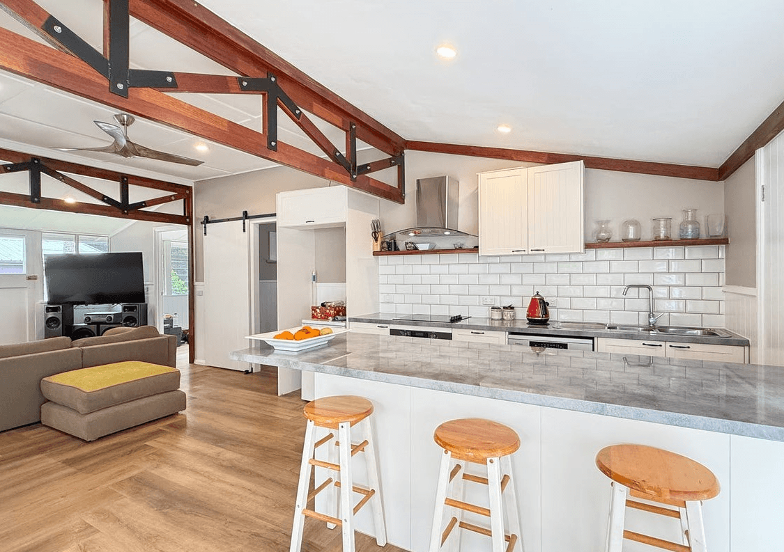 3 Leslie Street, RUSSELL ISLAND, QLD 4184