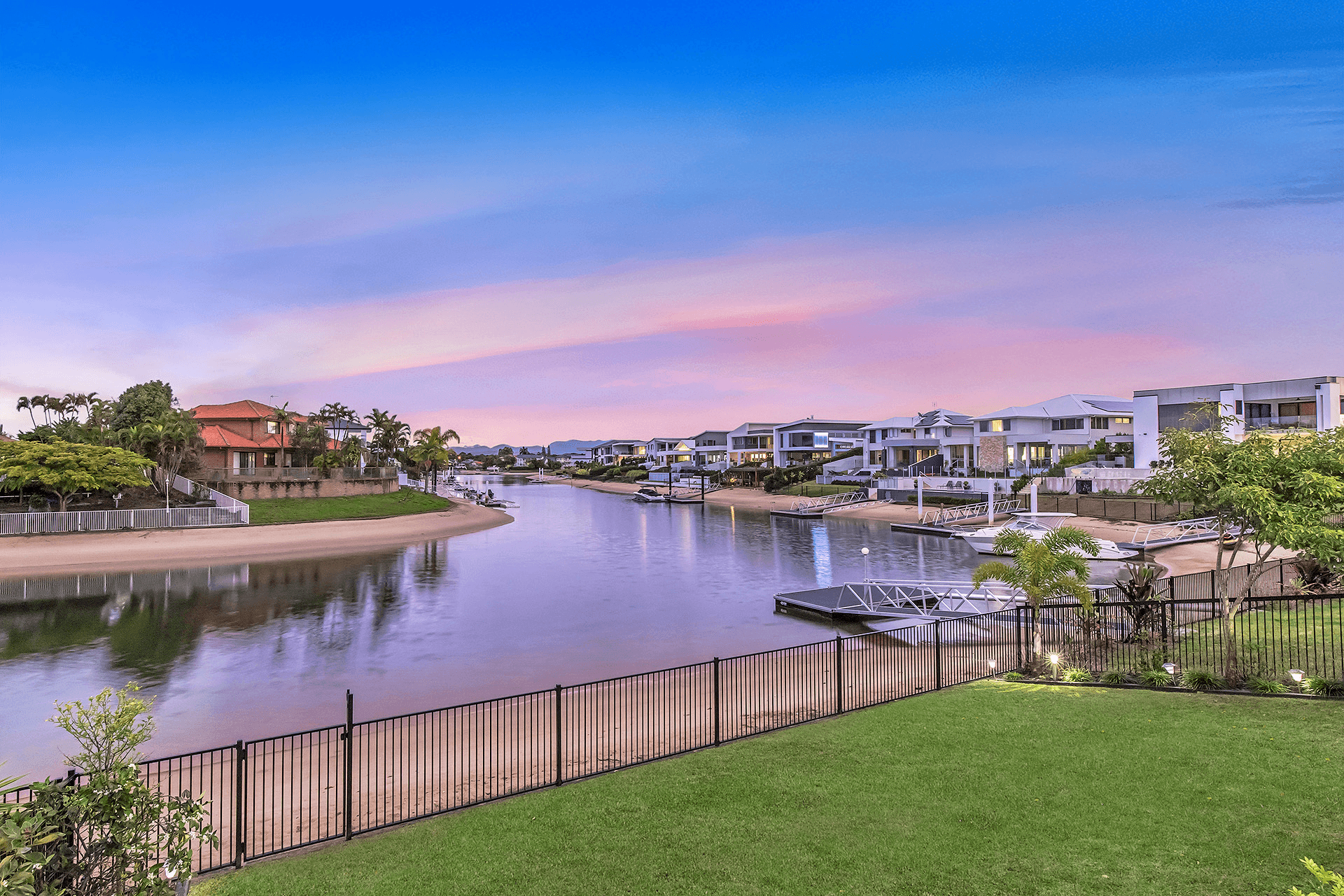 26 Lakeview Boulevard, Mermaid Waters, QLD 4218
