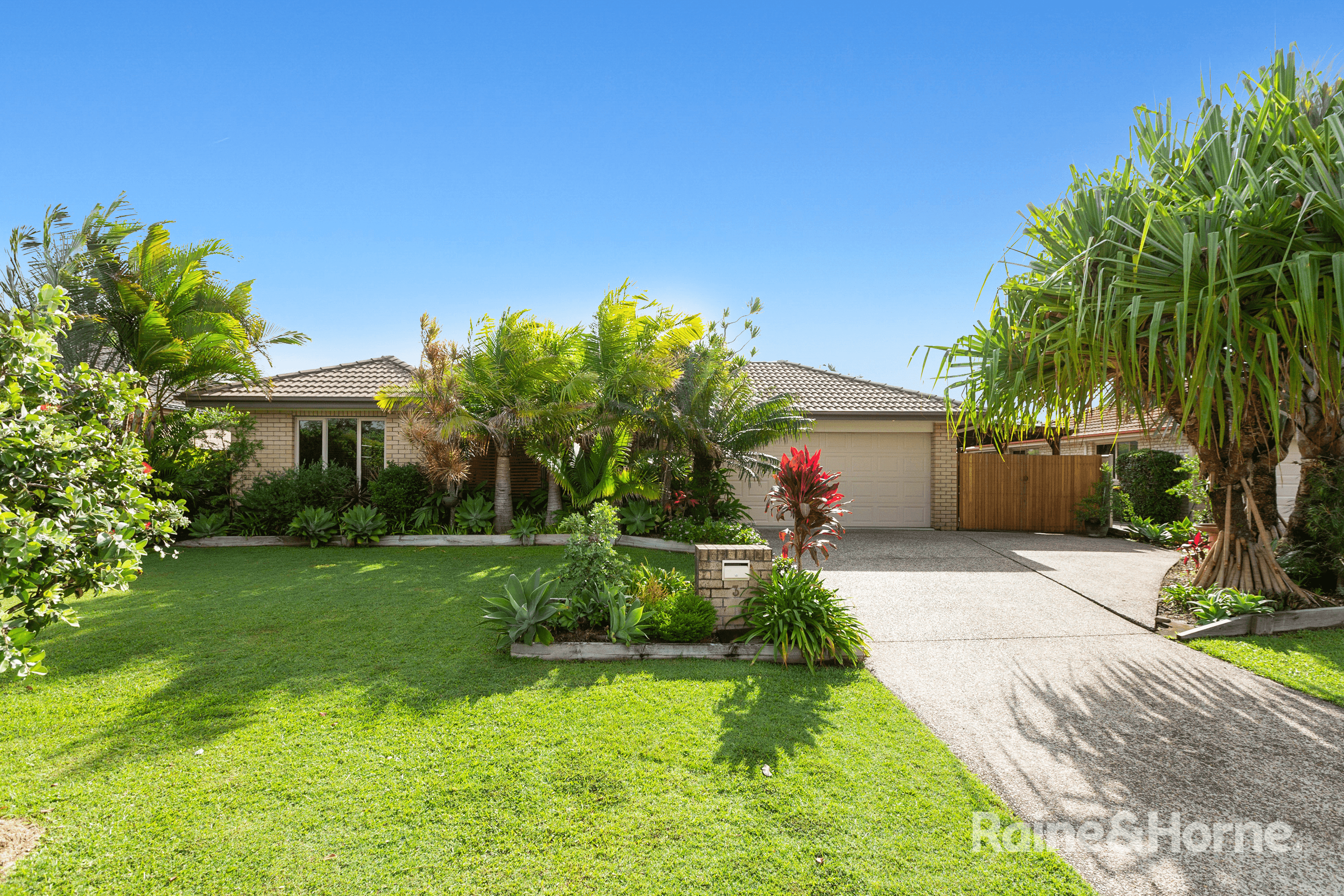 3 Tathra Street, POTTSVILLE, NSW 2489