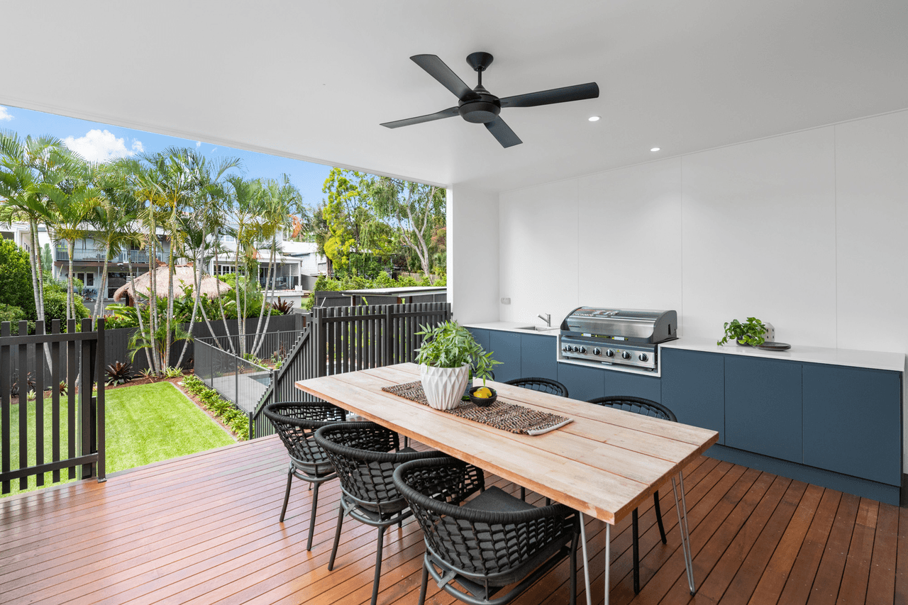 130 Morehead Avenue, Norman Park, QLD 4170