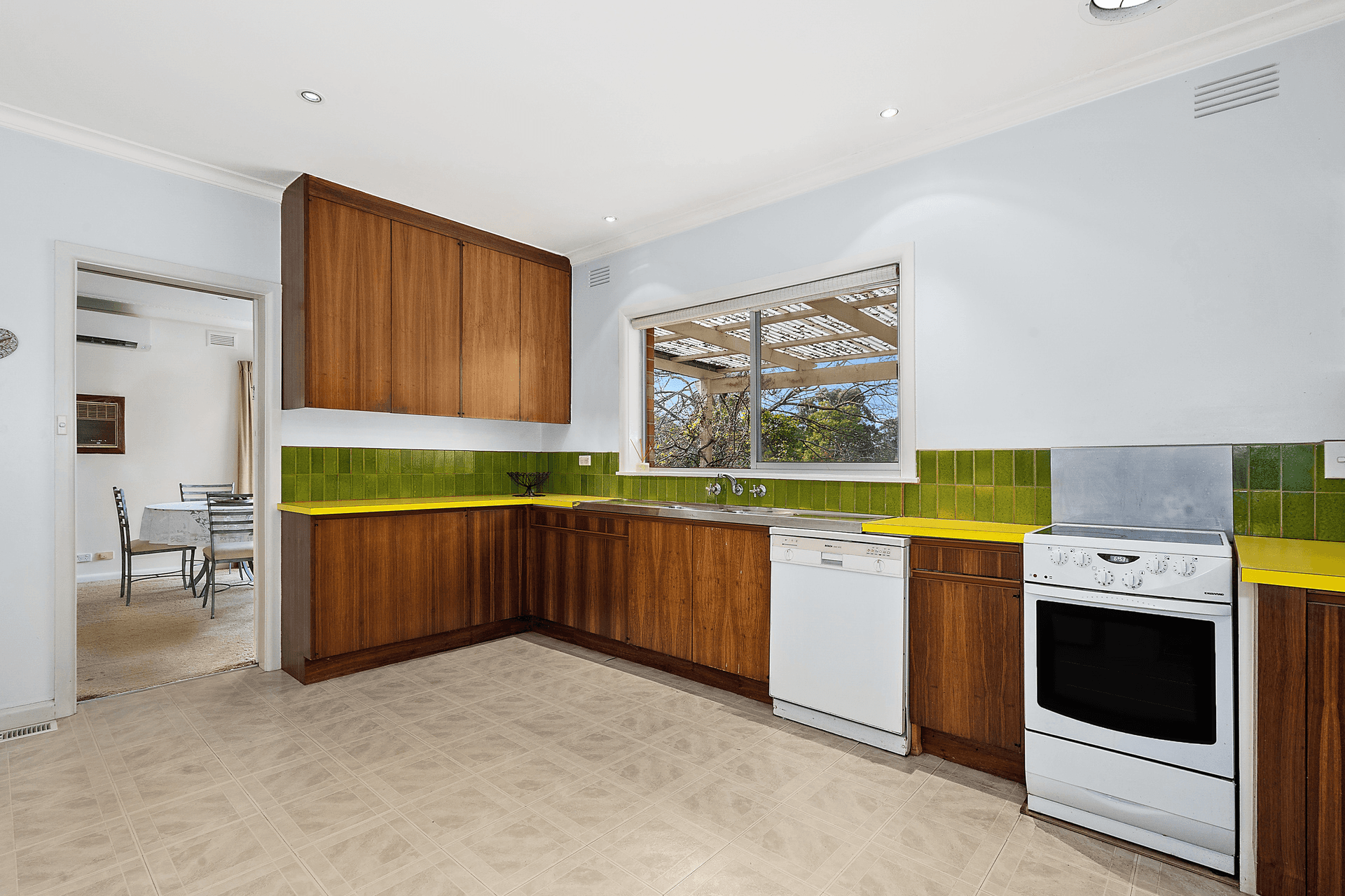 10 Yanigin Drive, Glen Waverley, VIC 3150