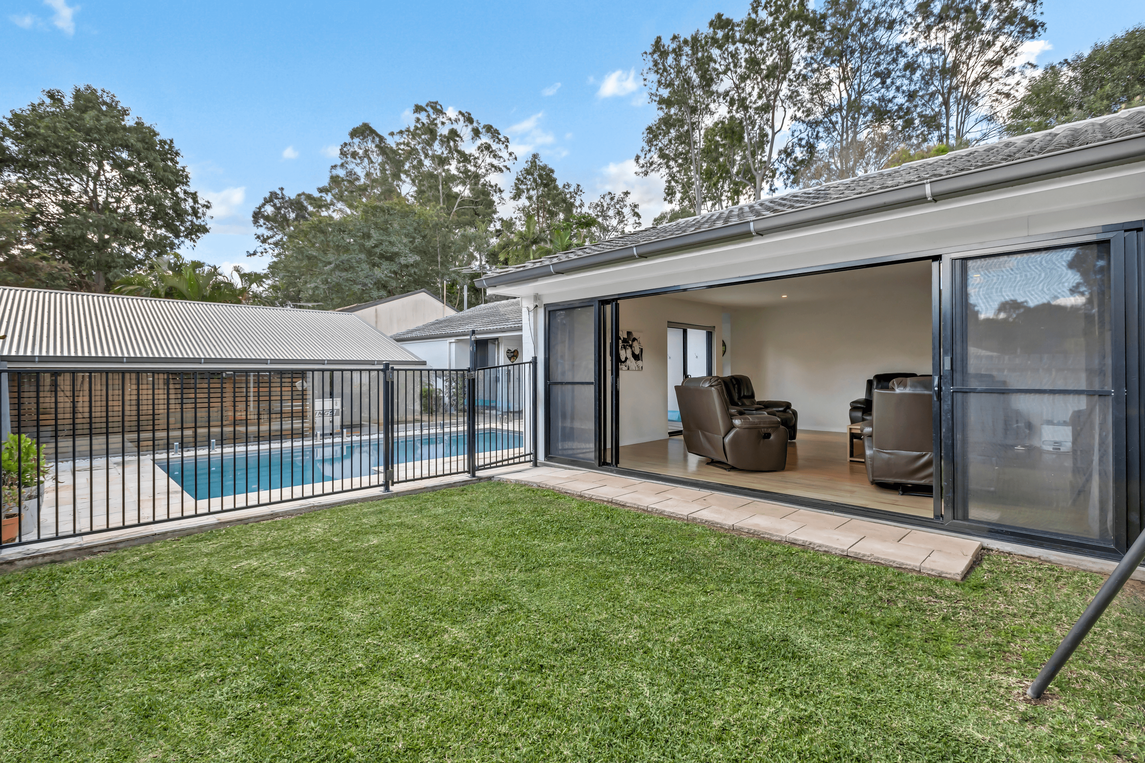 35 Ironbark Road, CHAPEL HILL, QLD 4069