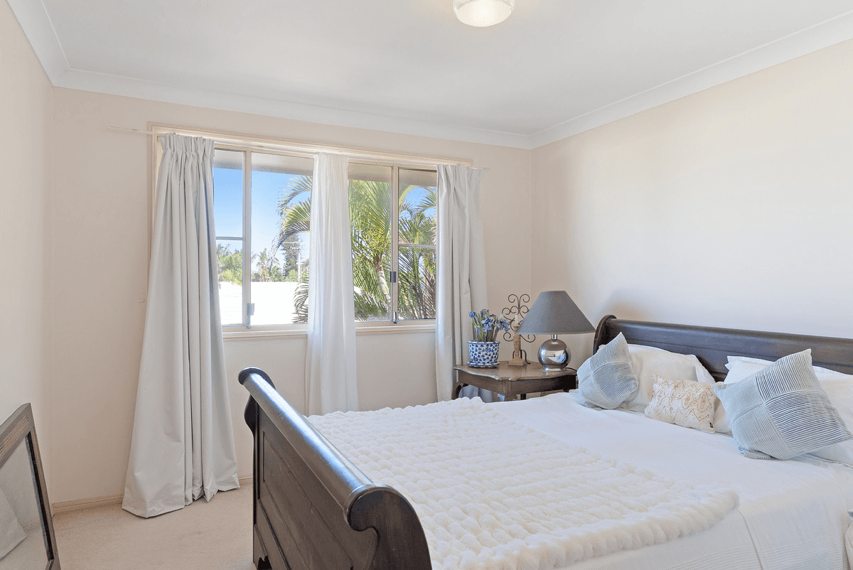 2/3 Megan Crescent, LENNOX HEAD, NSW 2478