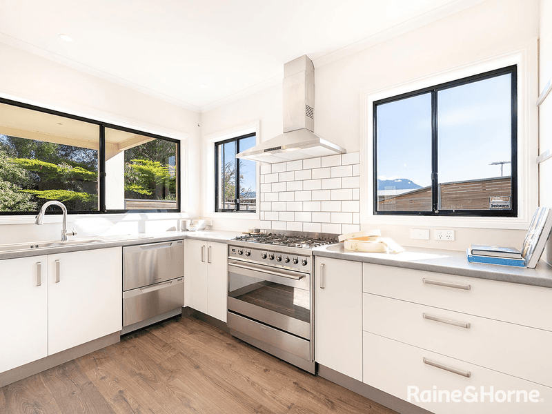 32 Fairview Drive, KINGSTON, TAS 7050