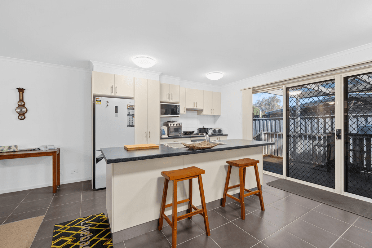 2/25 Merry Street, Maffra, VIC 3860