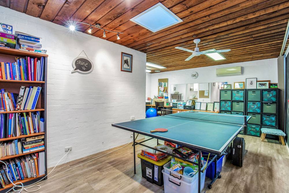 9 Lergessner Street, BIGGERA WATERS, QLD 4216
