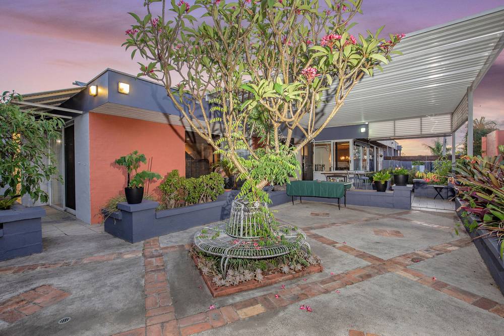 9 Lergessner Street, BIGGERA WATERS, QLD 4216