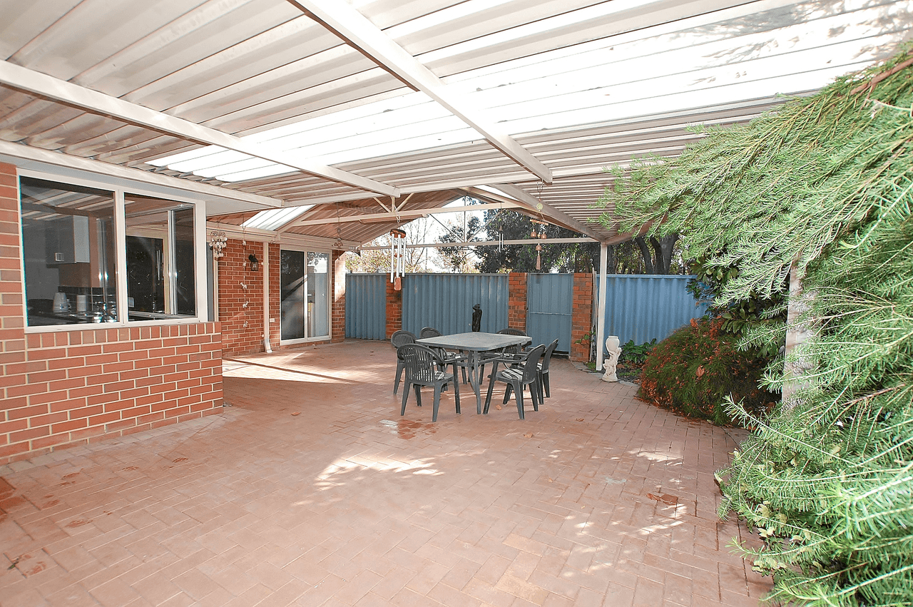 1b Wheatstone Drive, MORLEY, WA 6062