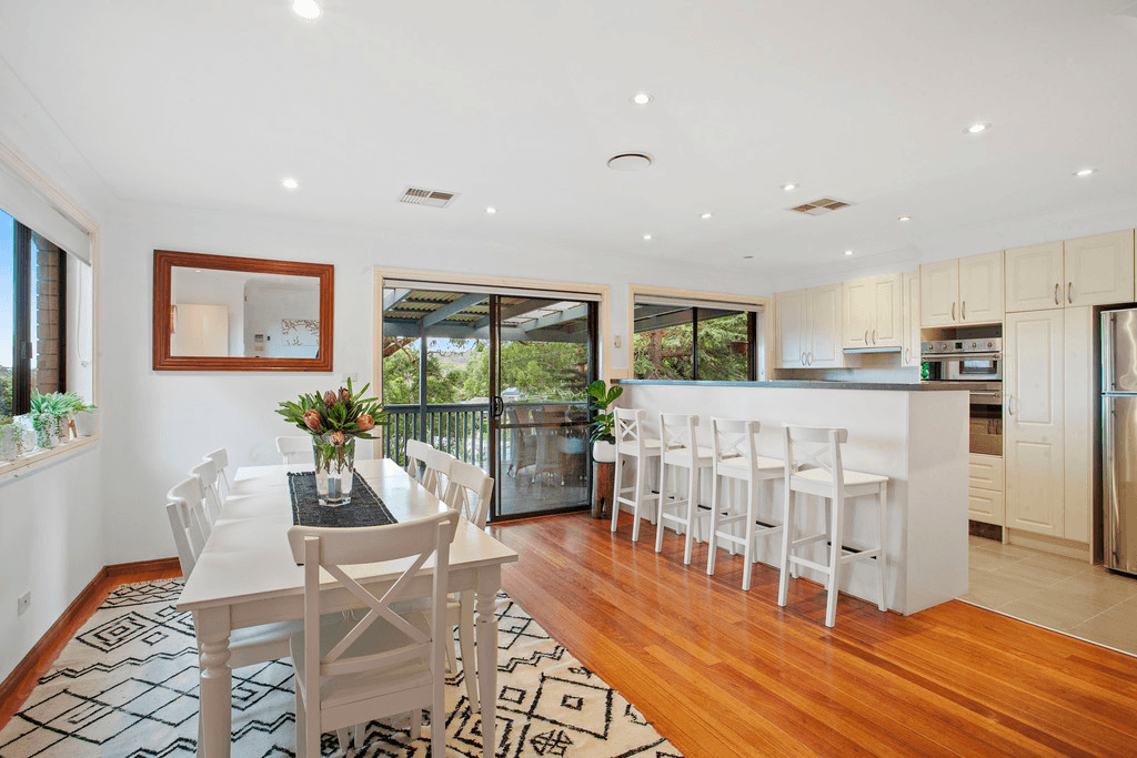 33 Kilkenny Parade, BERKELEY VALE, NSW 2261