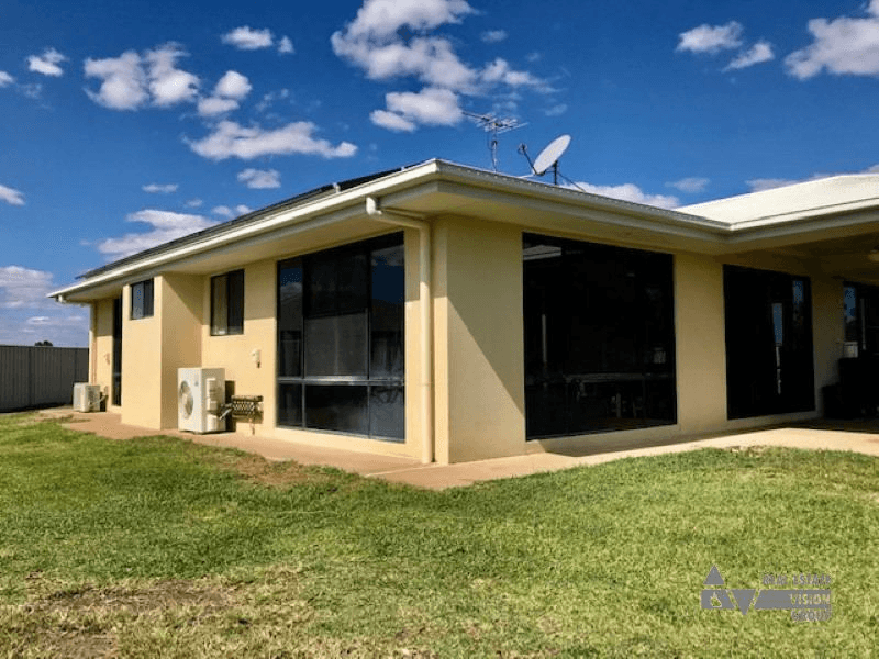 14 Baird St, Emerald, QLD 4720