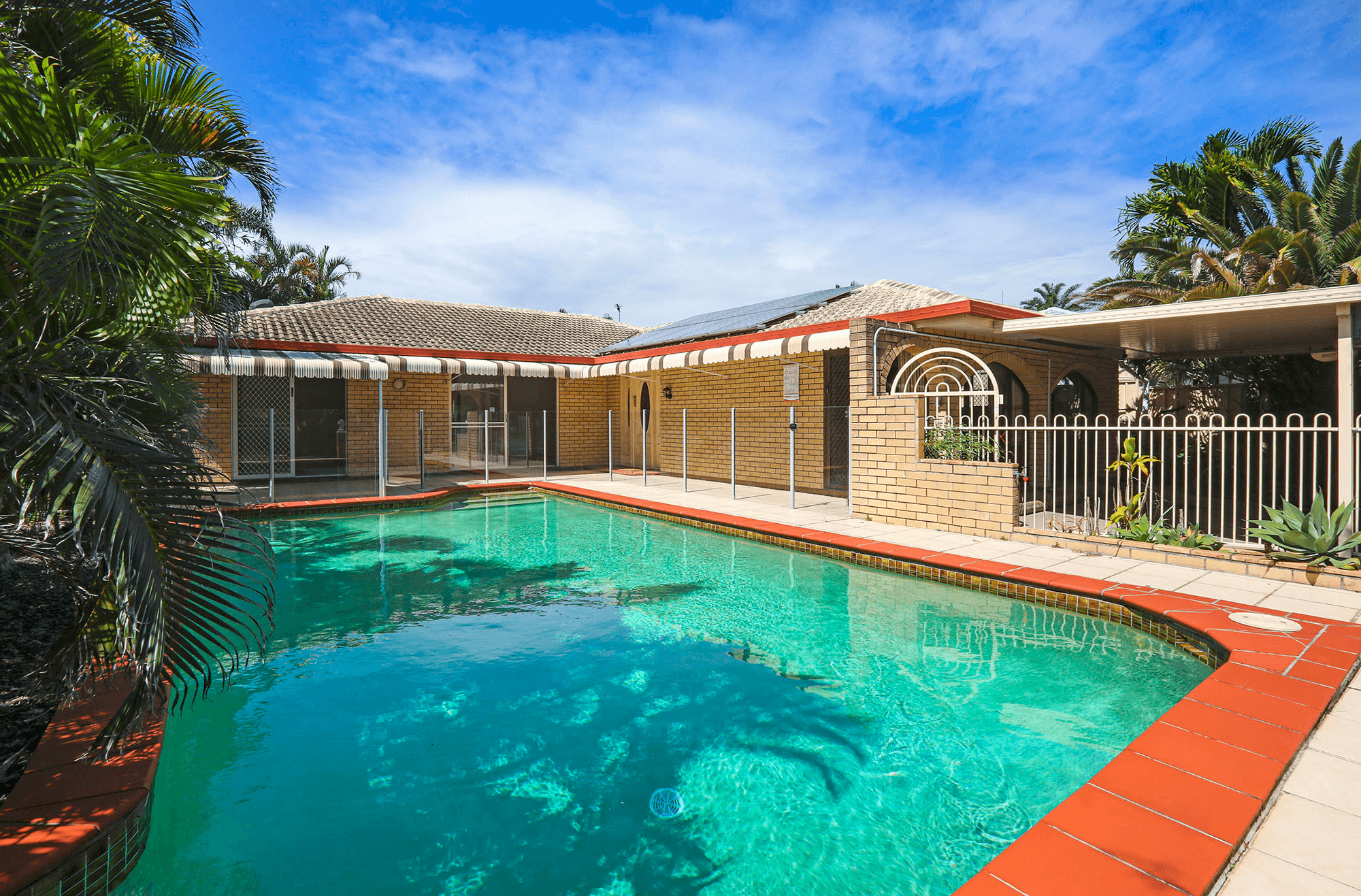 126 Sunshine Boulevard, MERMAID WATERS, QLD 4218