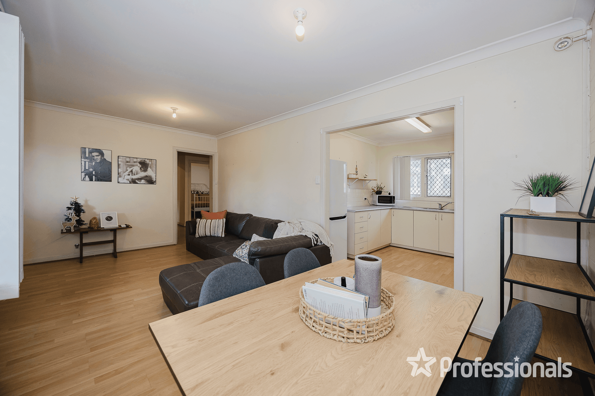 35 Rochford Way, GIRRAWHEEN, WA 6064