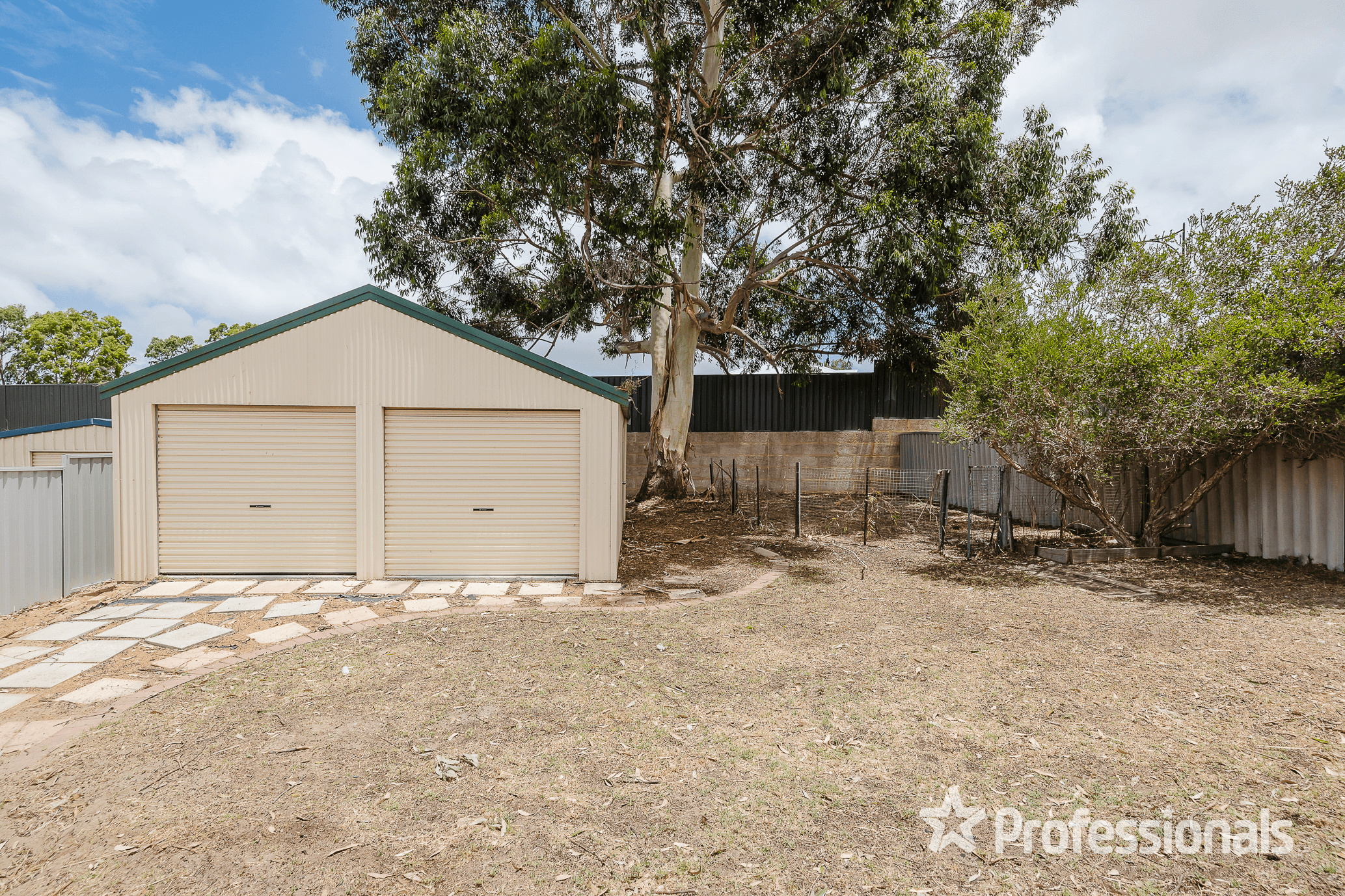 35 Rochford Way, GIRRAWHEEN, WA 6064