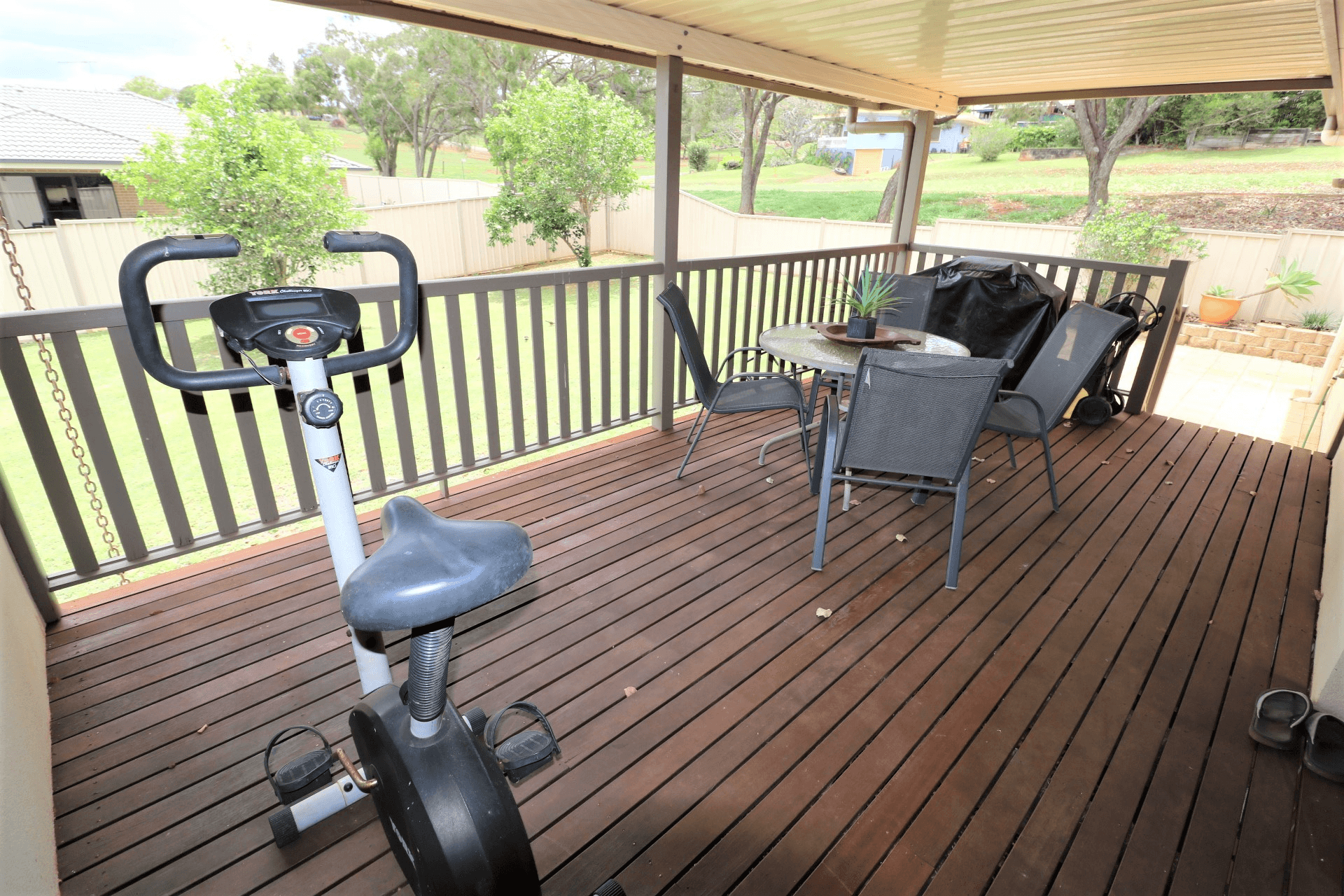 1  Pioneer Avenue, Childers, QLD 4660