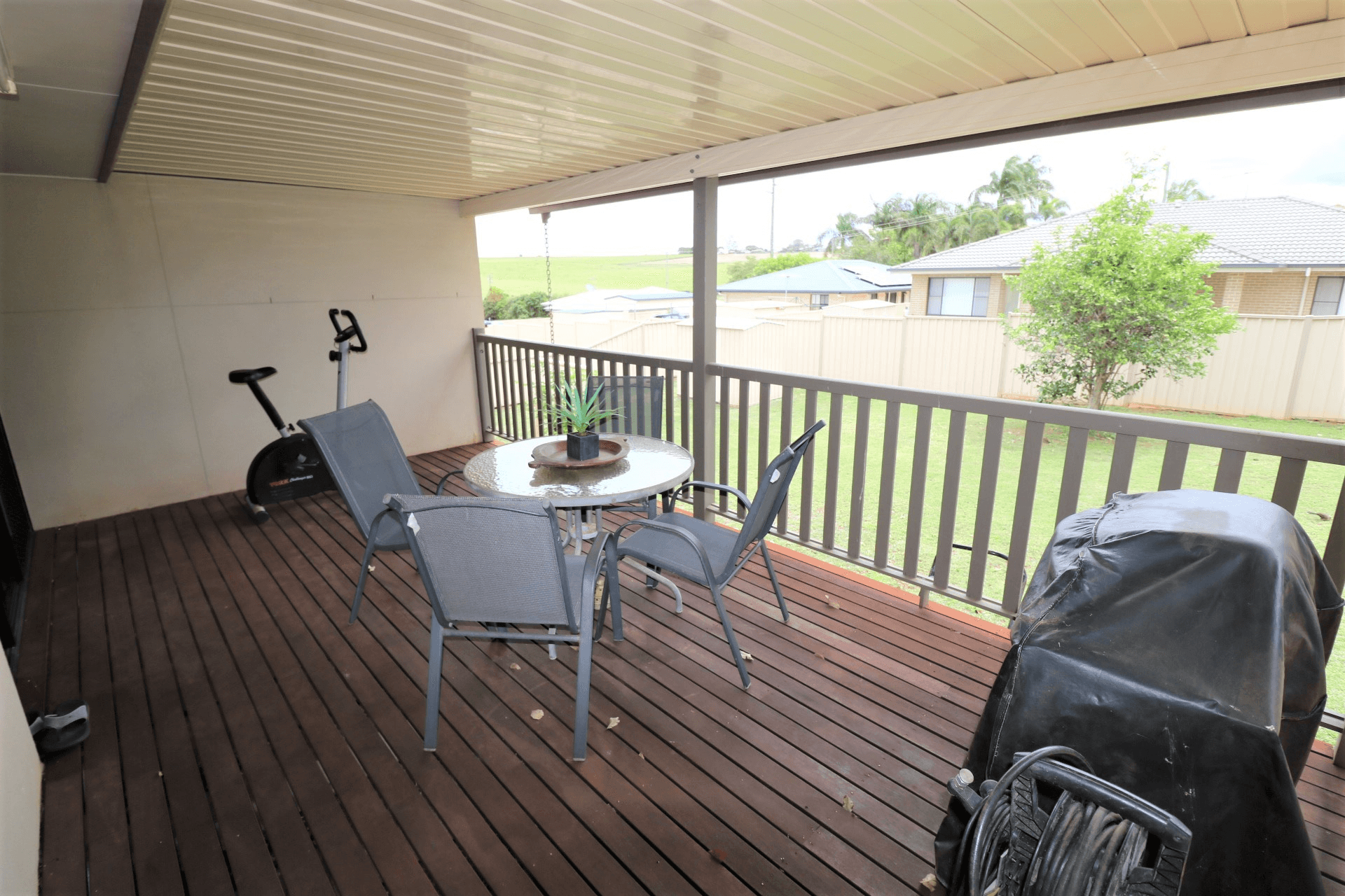 1  Pioneer Avenue, Childers, QLD 4660