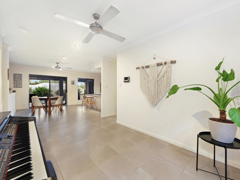 16 Greenview Drive, UPPER COOMERA, QLD 4209