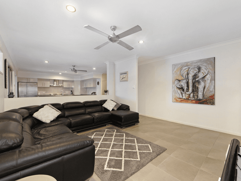 16 Greenview Drive, UPPER COOMERA, QLD 4209