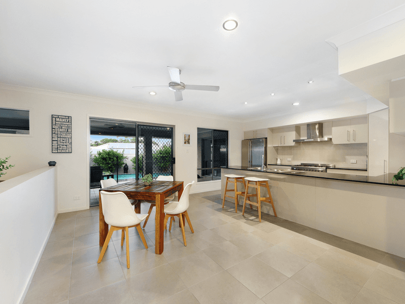 16 Greenview Drive, UPPER COOMERA, QLD 4209