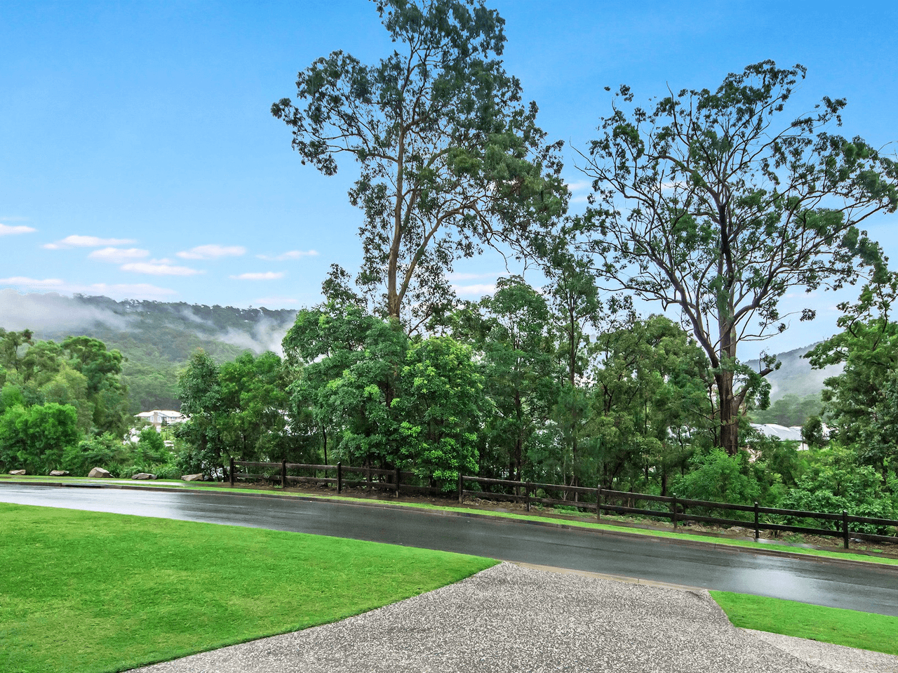 16 Greenview Drive, UPPER COOMERA, QLD 4209