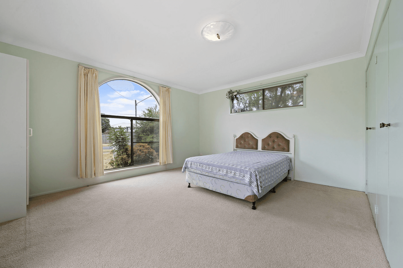 1  Collard Court, DARLING HEIGHTS, QLD 4350