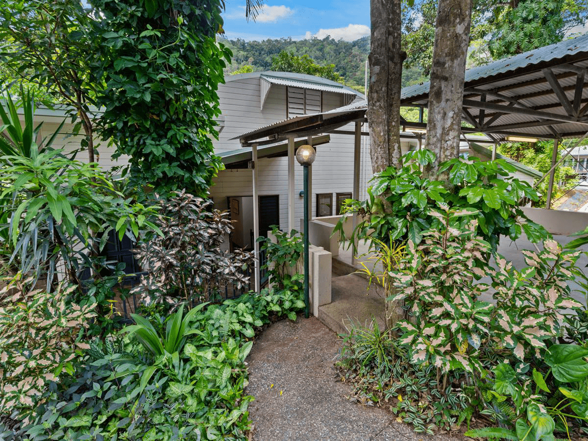 1 Cedrela Close, Kamerunga, QLD 4870