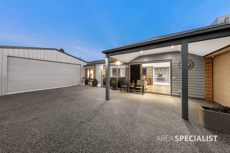 58 Naracoorte Drive, CAROLINE SPRINGS, VIC 3023