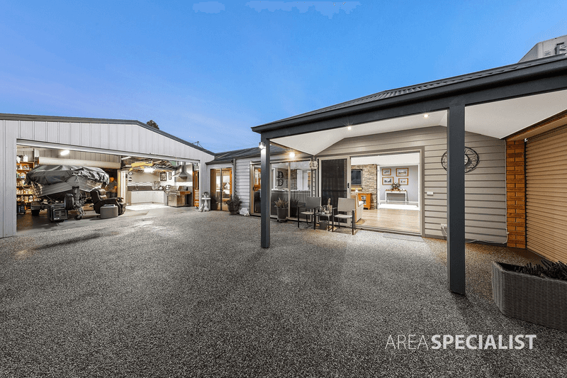 58 Naracoorte Drive, CAROLINE SPRINGS, VIC 3023