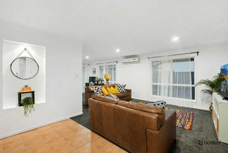 12 Seville Circuit, Burleigh Waters, QLD 4220